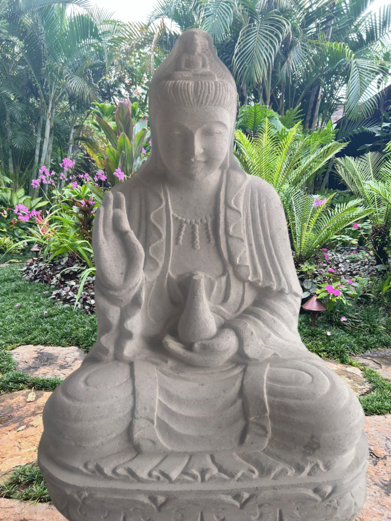 quan yin statue wbackground